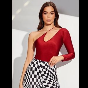 One shoulder top